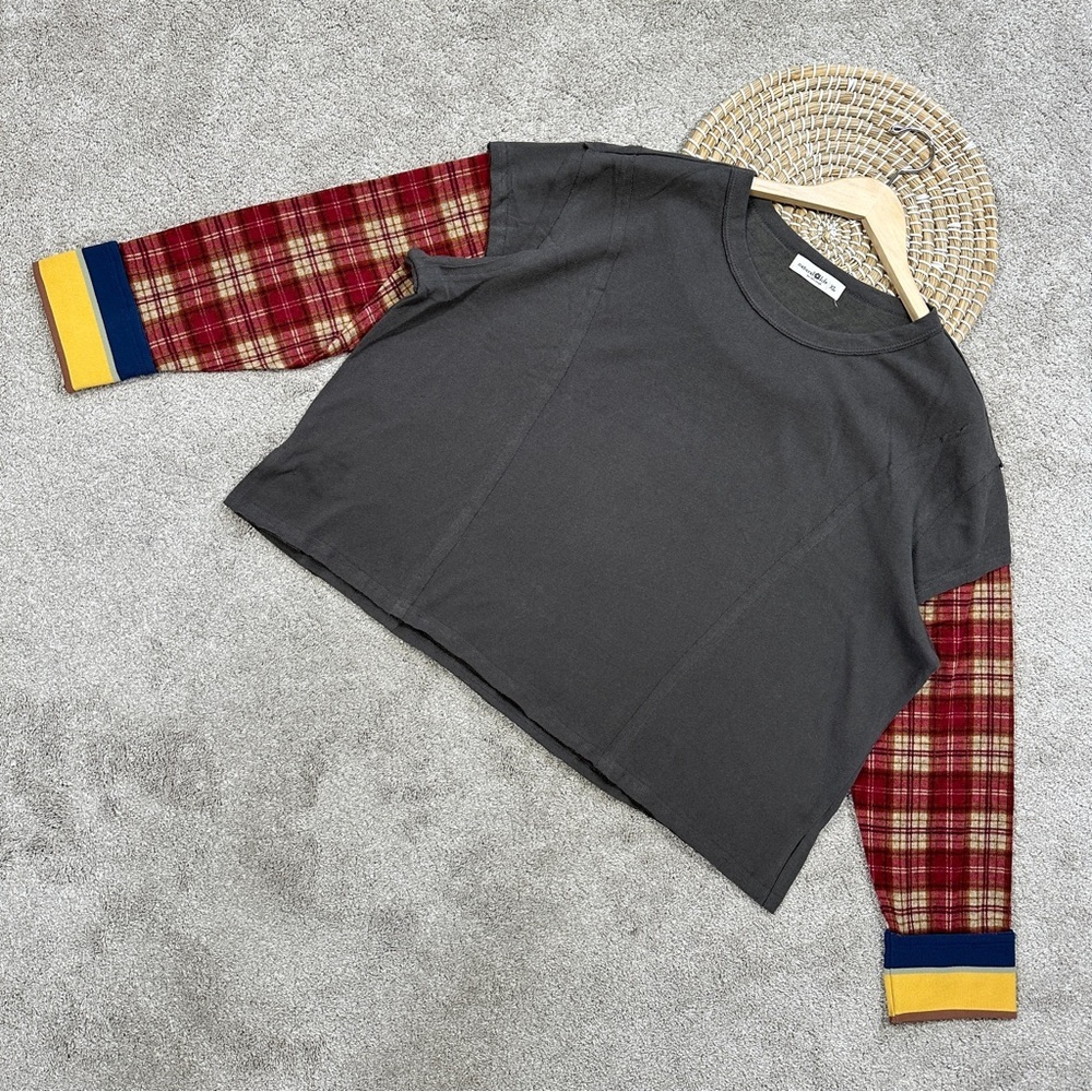 SOLD | Natural Life Penny Layered Knee Tee Top Longsleeve Boho in Charcoal Multi - Picture 3 of 14